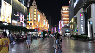 購物中心供大于求 誰能活得更好？