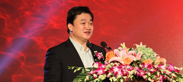 新華網(wǎng)董事長、總裁田舒斌致開幕詞