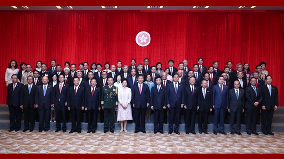 習(xí)近平會(huì)見(jiàn)香港特別行政區(qū)新任行政、立法、司法機(jī)構(gòu)負(fù)責(zé)人