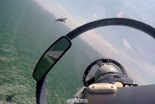 中國(guó)空軍多型主戰(zhàn)飛機(jī)赴南海戰(zhàn)斗巡航。