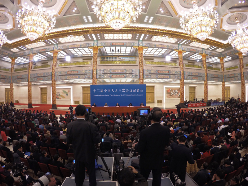 3月15日，國務院總理李克強在北京人民大會堂與中外記者見面，并回答記者提問。 新華社記者陳曄華攝