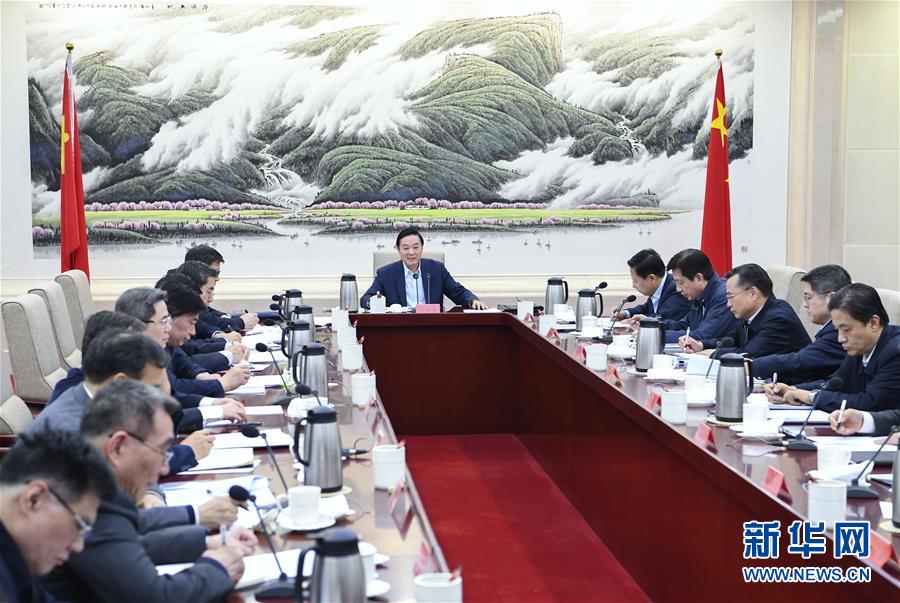 2月24日，中共中央政治局委員、中央書記處書記、中宣部部長劉奇葆出席國家高端智庫理事會擴(kuò)大會議。 新華社記者 張領(lǐng) 攝