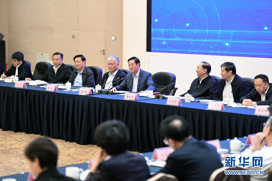 5月11日，中宣部在深圳召開深化文化體制改革座談會。中共中央政治局委員、中央書記處書記、中宣部部長劉奇葆出席會議并講話。 新華社記者張領(lǐng) 攝