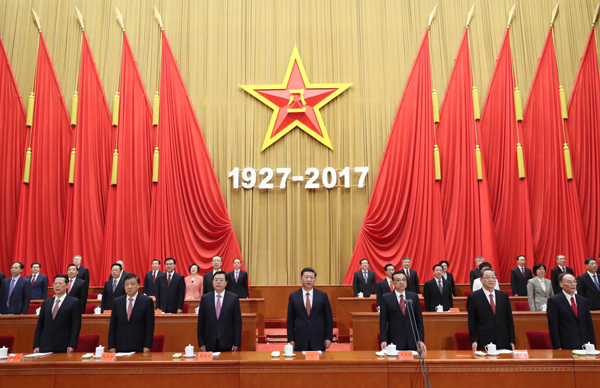 8月1日，慶祝中國(guó)人民解放軍建軍90周年大會(huì)在北京人民大會(huì)堂隆重舉行。中共中央總書(shū)記、國(guó)家主席、中央軍委主席習(xí)近平和李克強(qiáng)、張德江、俞正聲、劉云山、王岐山、張高麗等出席大會(huì)。新華社記者 鞠鵬 攝