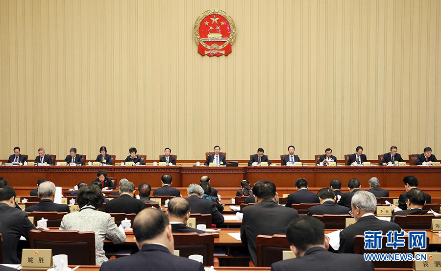 12月23日，十二屆全國人大常委會第三十一次會議在北京人民大會堂舉行第二次全體會議。張德江委員長出席。 新華社記者劉衛(wèi)兵攝