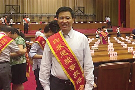 黃國寧被授予我國衛(wèi)生行業(yè)的最高榮譽“白求恩獎章”。