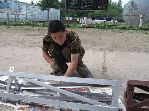 【網(wǎng)絡(luò)媒體國防行】軍中小能手！漠河雷達(dá)站里，別樣軍旅文化生活讓人“驚艷”