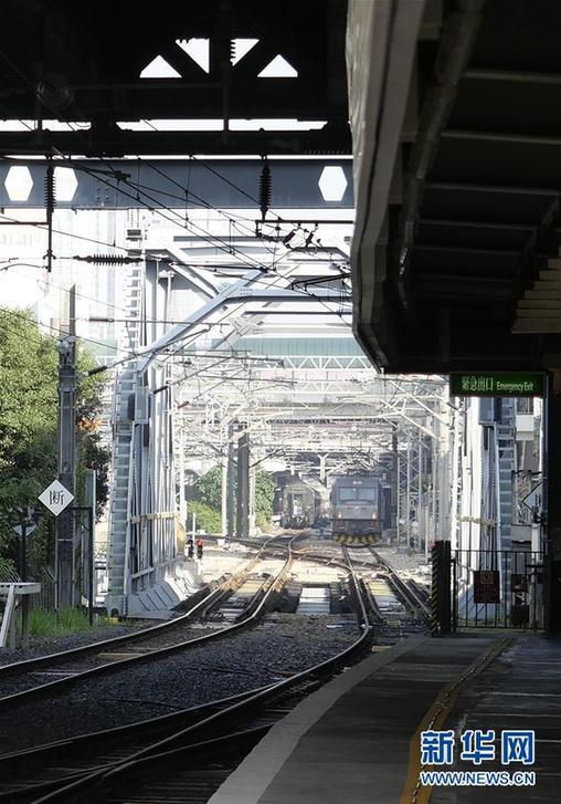 （圖文互動）（5）四十年、一扇窗——兩地值守者眼中的羅湖橋