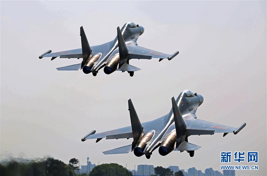 （新華全媒頭條·圖文互動(dòng)）（5）戰(zhàn)鷹，為祖國奮飛——記空軍航空兵某旅旅長、特級(jí)飛行員郝井文
