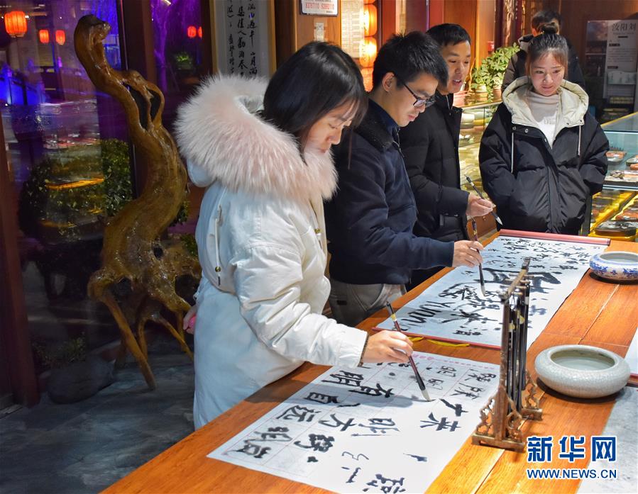 （在習(xí)近平新時(shí)代中國(guó)特色社會(huì)主義思想指引下——新時(shí)代新作為新篇章·圖文互動(dòng)）（1）水綠相間看古都 古今輝映洛陽城
