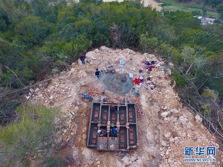 （新華視點(diǎn)·圖文互動(dòng)）（2）福州沿海：密林深處、水庫旁邊，大片豪華活人墓偷偷建造……