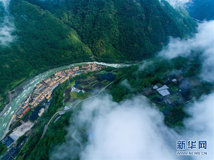 （壯麗70年·奮斗新時代·圖文互動）（1）獨龍江畔，這個民族“一躍千年”