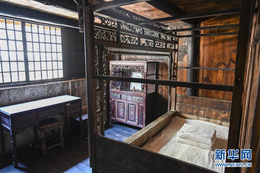 （壯麗70年·奮斗新時(shí)代——記者再走長征路·圖文互動(dòng)）（5）手捧棉被憶紅軍：走了那么多年，我們都念他們的好