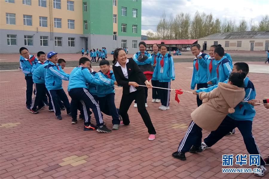 （不忘初心、牢記使命·圖文互動）（3）鄉(xiāng)村教師袁艷敏：點亮山區(qū)孩子的夢