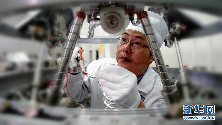 （德耀中華·圖文互動）（1）王曙群：“腳踏實地、仰望星空”的大國工匠