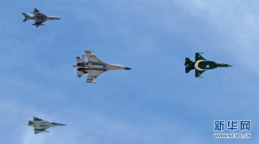 （新華全媒頭條·人民空軍70年·圖文互動）（8）陽光照耀奮飛的航程——黨中央、中央軍委和習(xí)主席關(guān)心人民空軍建設(shè)發(fā)展紀實