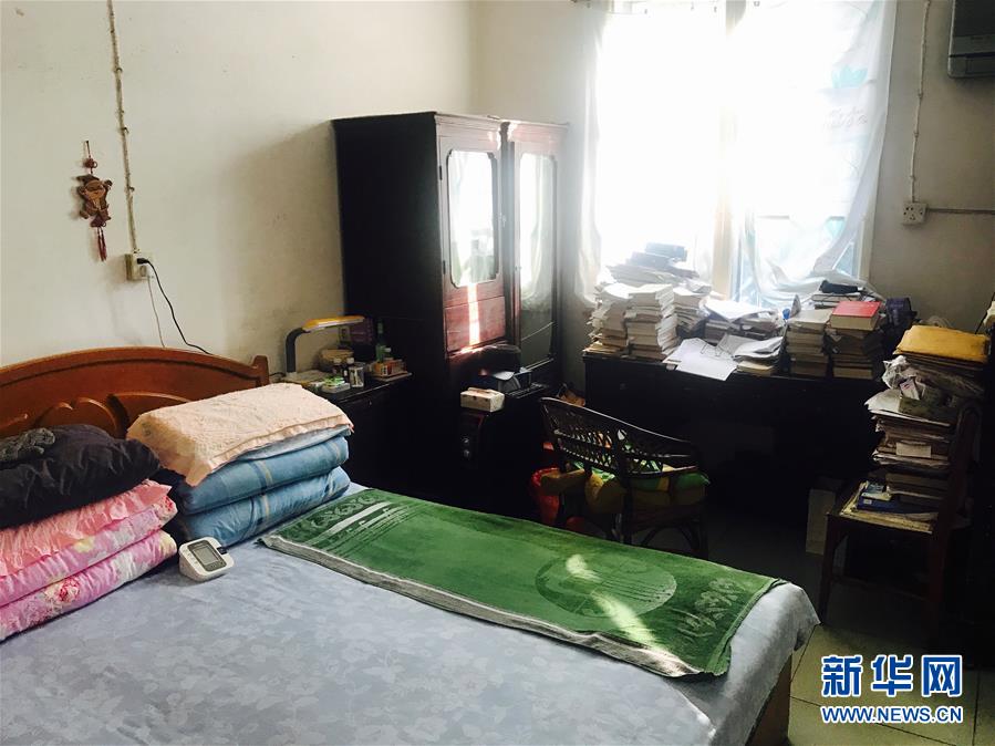 （新華全媒頭條·圖文互動）（11）滄海橫流 信仰彌堅——記共產(chǎn)黨員、湘潭大學(xué)九旬教授滄南
