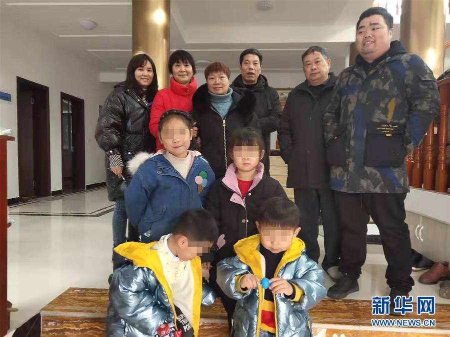 （聚焦疫情防控·圖文互動）（2）從武漢返鄉(xiāng)的一家人：“鄰里情割不斷，自行隔離是義務”