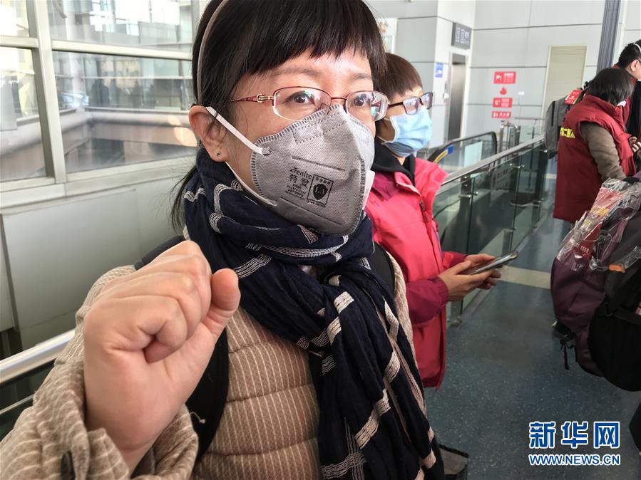 （熱點(diǎn)鮮報·圖文互動）（2）三代人的約定：父母送我援湖北，我給孩子樹榜樣