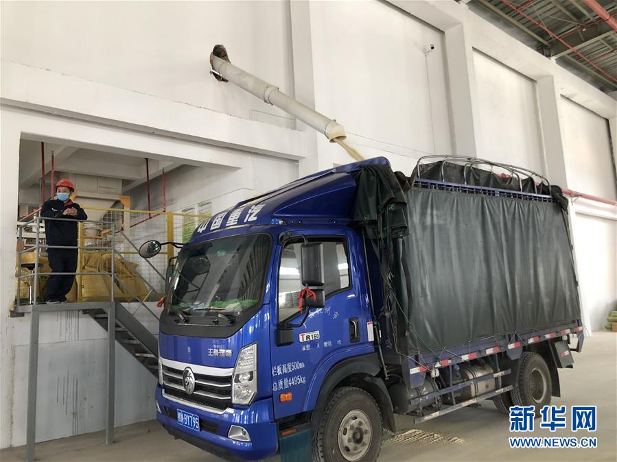 （圖文互動）（5）抓好防疫保暢，還管司機吃飯——廣西欽州保稅港區(qū)服務(wù)企業(yè)復(fù)工見聞