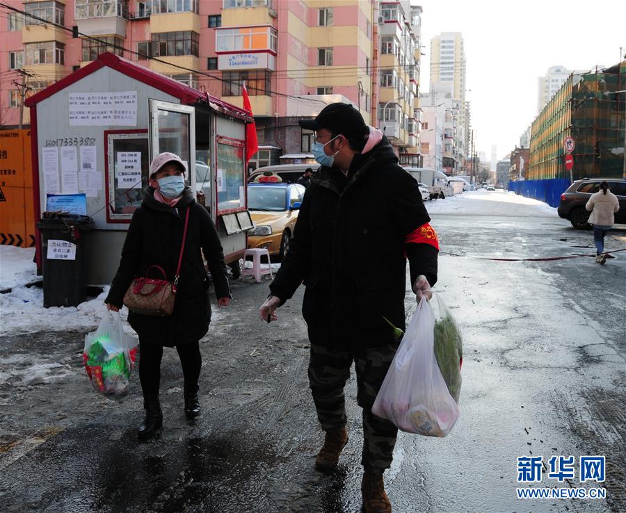 （聚焦疫情防控·圖文互動(dòng)）（1）不知你是誰，知你為了誰——社區(qū)戰(zhàn)“疫”志愿者群像