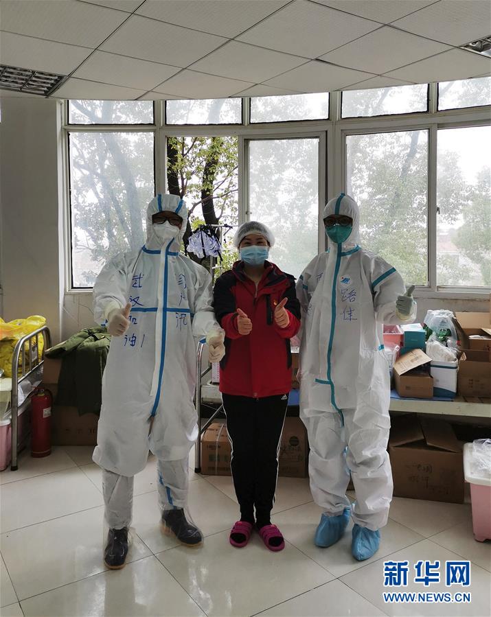 （一線抗疫群英譜·圖文互動）（2）在武漢，我為白衣戰(zhàn)士“鑄起鎧甲”——記天津市腫瘤醫(yī)院醫(yī)師路佳