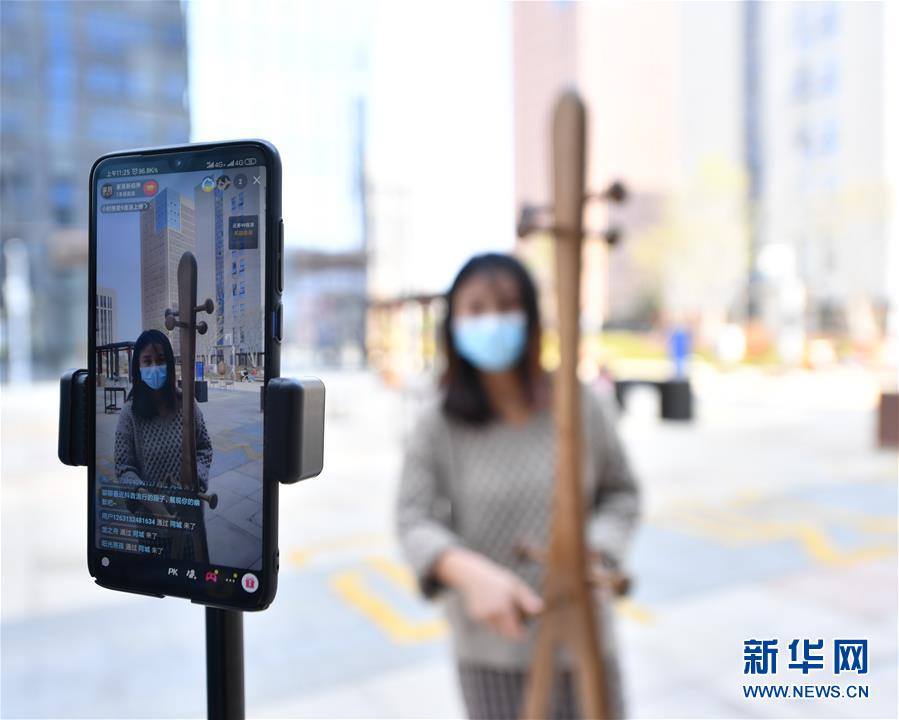 （聚焦復(fù)工復(fù)產(chǎn)·圖文互動(dòng)）（5）記者手記：戰(zhàn)“疫”中增長，這些企業(yè)做對(duì)了什么？