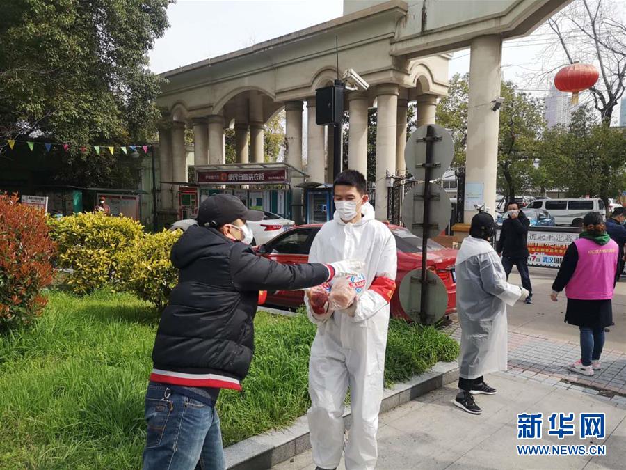 （習(xí)近平致敬的戰(zhàn)“疫”英雄·下沉干部篇·圖文互動(dòng)）（3）他們，挺身而出守防線