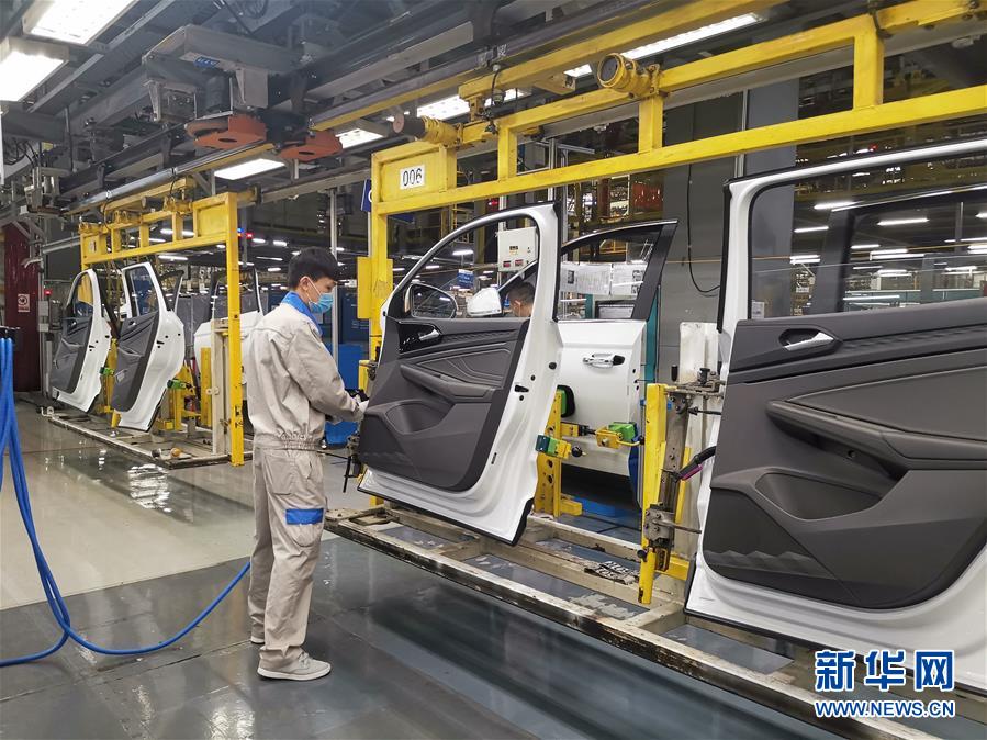 （在習(xí)近平新時(shí)代中國特色社會主義思想指引下——新時(shí)代新作為新篇章·習(xí)近平總書記關(guān)切事·圖文互動）（1）按下復(fù)工復(fù)產(chǎn)“快進(jìn)鍵”