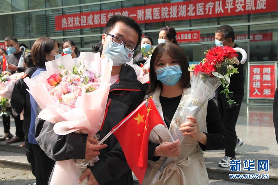 （新華全媒頭條·圖文互動(dòng)）（11）“我看不見(jiàn)你的樣子，但我知道你是誰(shuí)”——寫在國(guó)際護(hù)士節(jié)來(lái)臨之際