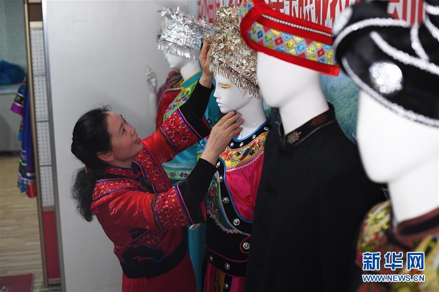 （兩會人物·圖文互動）（5）帶娃、賺錢兩不誤——一位農民工代表眼中的脫貧新工作