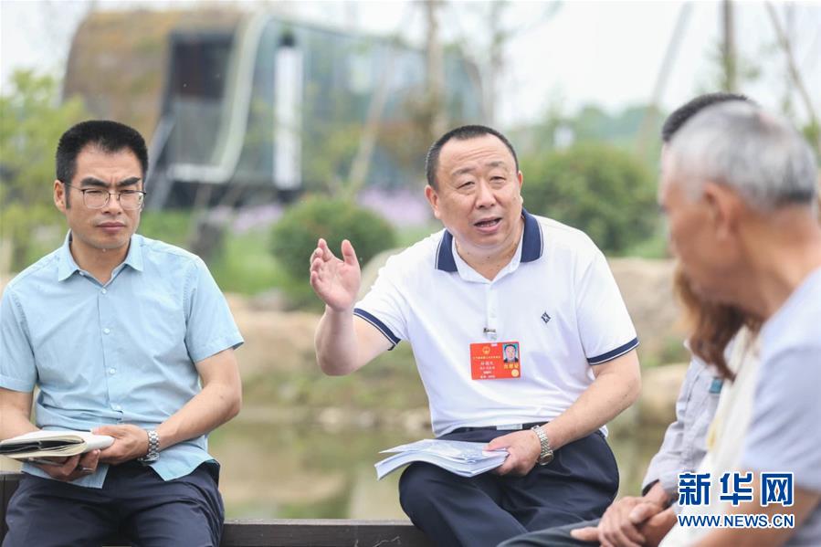 （新華全媒頭條·兩會(huì)精神看落實(shí)·圖文互動(dòng)）（2）整體謀劃、系統(tǒng)升級(jí)、全面提升——落實(shí)全國(guó)兩會(huì)精神織牢織密公共衛(wèi)生防護(hù)網(wǎng)