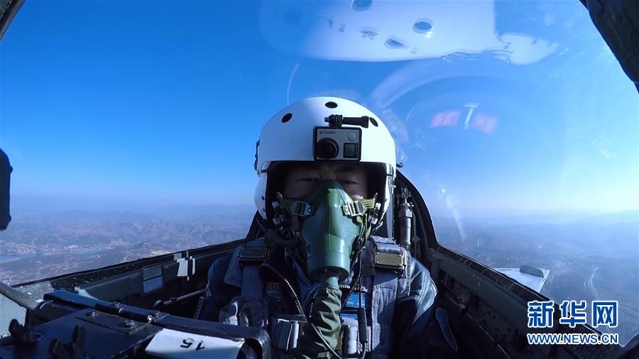 （圖文互動）（4）5290小時(shí)！中國空軍殲擊機(jī)飛行紀(jì)錄保持者光榮停飛
