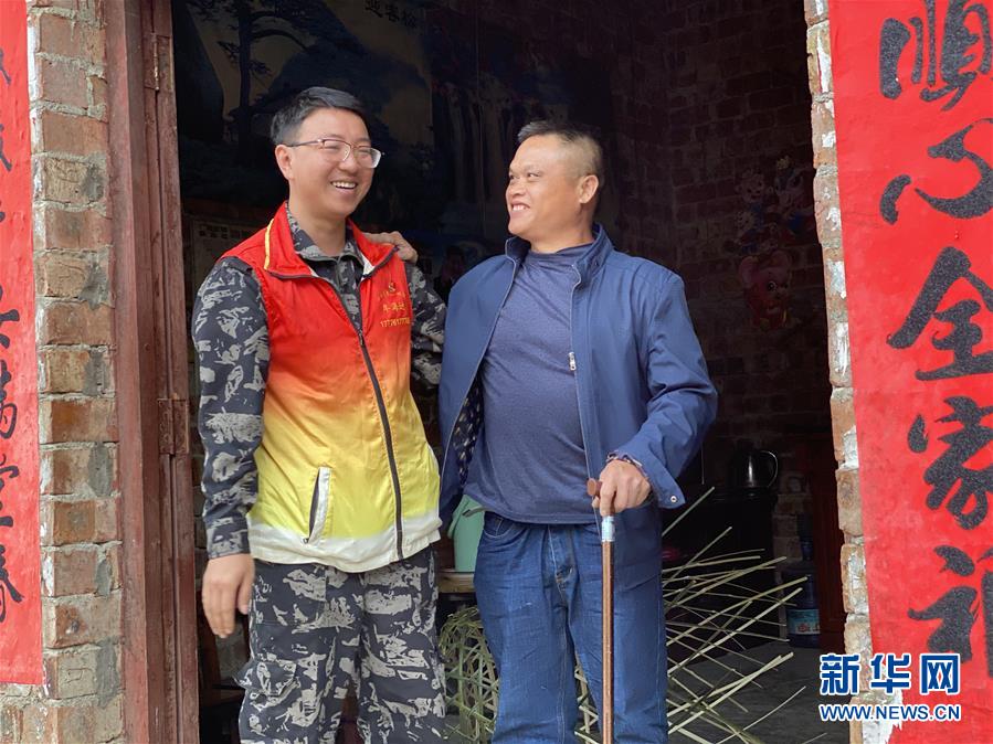 （在習(xí)近平新時(shí)代中國(guó)特色社會(huì)主義思想指引下——新時(shí)代新作為新篇章·習(xí)近平總書記關(guān)切事·圖文互動(dòng)）（4）青春做伴，西部放歌——走近扎根西部建設(shè)邊疆的大學(xué)生們