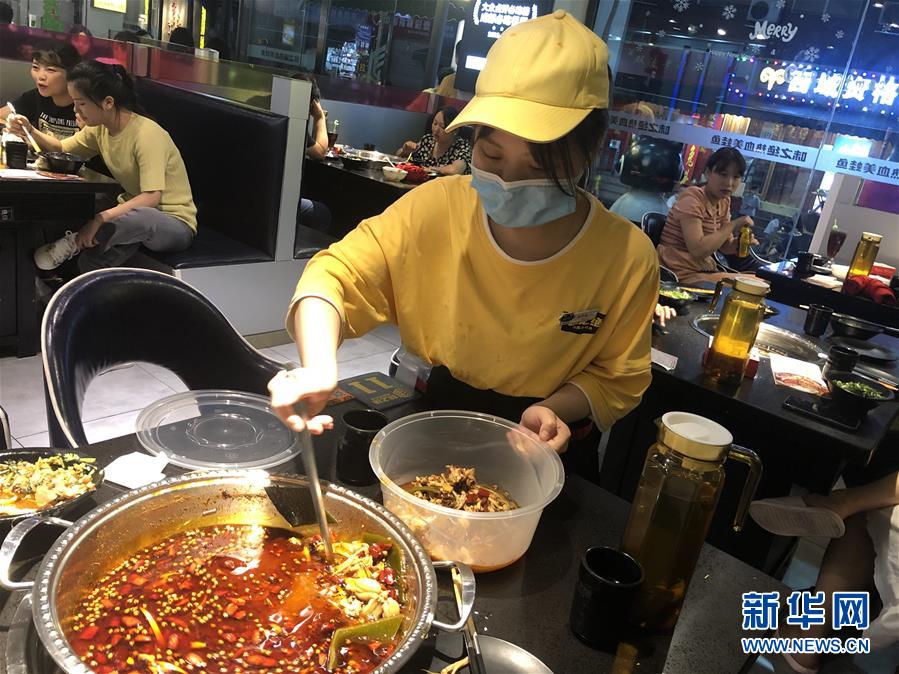 （在習(xí)近平新時代中國特色社會主義思想指引下——新時代新作為新篇章·習(xí)近平總書記關(guān)切事·圖文互動）（1）珍惜盤中餐，狠剎浪費風(fēng)——各地積極行動堅決制止餐飲浪費