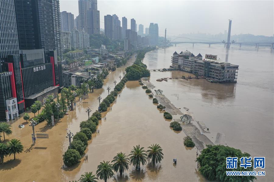 （防汛抗洪·圖文互動）（10）救援，在被洪水漫過的街巷之間——直擊重慶長江、嘉陵江抗洪一線