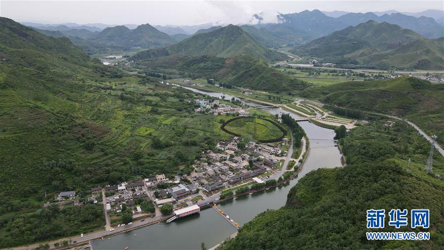 （新華全媒頭條·走向我們的小康生活·圖文互動）（5）長城腳下，小康村串成“珍珠鏈”