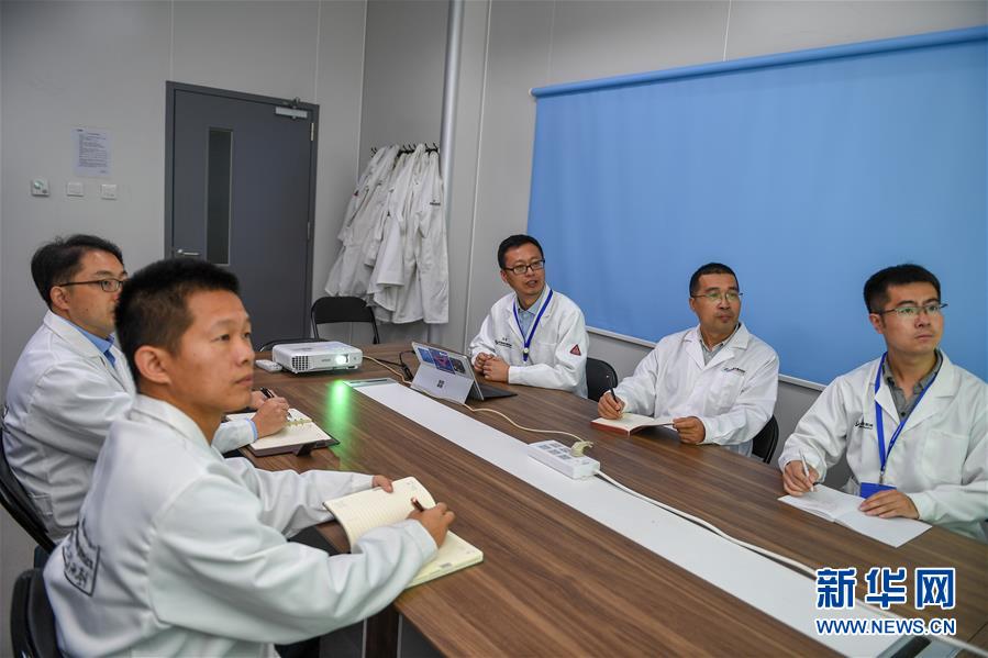 （在習近平新時代中國特色社會主義思想指引下——新時代新作為新篇章·習近平總書記關切事·圖文互動）（1）終不悔為國為民，攀高峰只爭朝夕——來自科學家們的動人故事