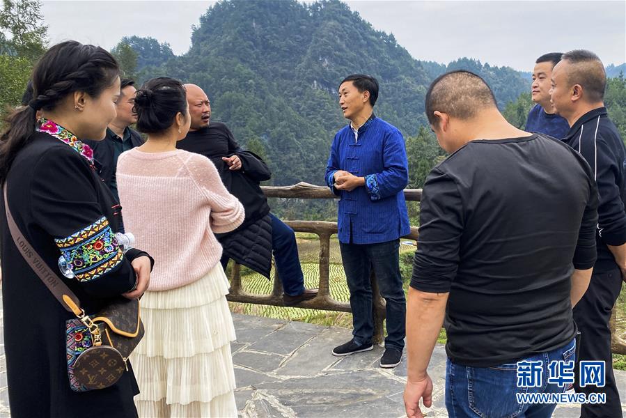 （在習(xí)近平新時(shí)代中國(guó)特色社會(huì)主義思想指引下——新時(shí)代新作為新篇章·習(xí)近平總書記關(guān)切事·圖文互動(dòng)）（1）精準(zhǔn)扶貧7年，十八洞村“長(zhǎng)”出10余種新職業(yè)