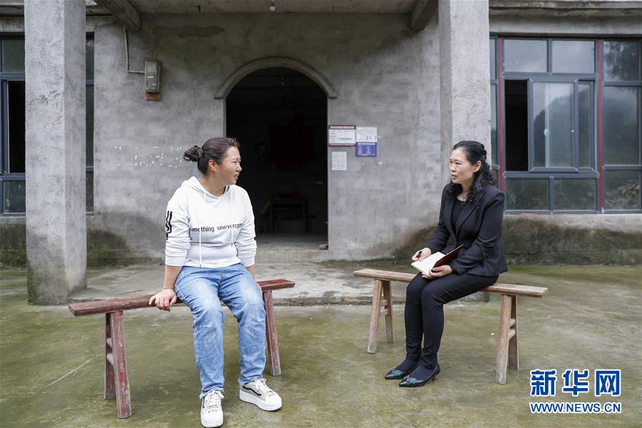 （兩會人物·圖文互動）（4）帶娃、賺錢兩不誤——一位農(nóng)民工代表眼中的脫貧新工作