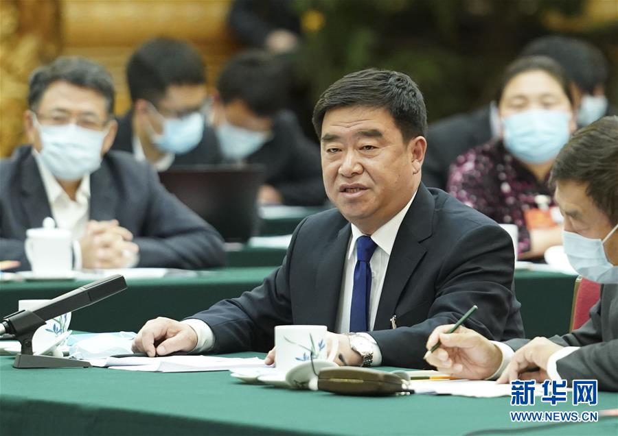 （新華全媒頭條·圖文互動(dòng)）（6）從人民中汲取磅礴力量——習(xí)近平總書記同出席2020年全國(guó)兩會(huì)人大代表、政協(xié)委員共商國(guó)是紀(jì)實(shí)