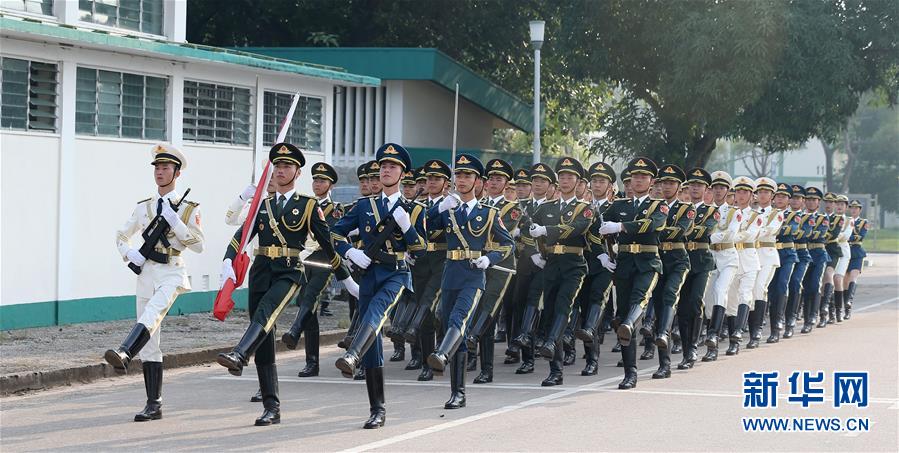 （圖文互動）（5）“我和我的祖國，一刻也不能分割”——解放軍駐香港部隊(duì)與市民共同慶祝國慶70周年見聞