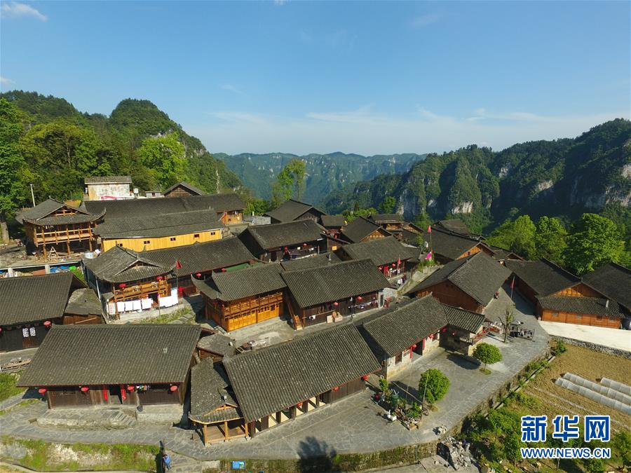 （新華全媒頭條·圖文互動(dòng)）（6）初夏，循著總書記的腳步探訪產(chǎn)業(yè)扶貧新事