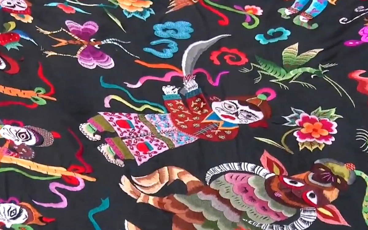 苗繡繡品慢慢得到市場認可，回鄉(xiāng)的繡娘逐漸多了起來