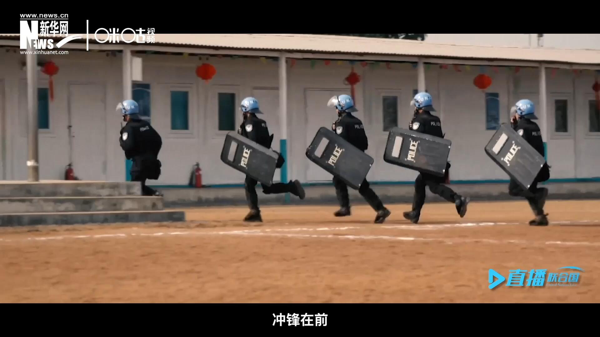有這樣一支隊伍，他們不畏艱險，沖鋒在前，頭戴藍(lán)盔，為和平而戰(zhàn)，他們的名字叫做聯(lián)合國維和部隊。