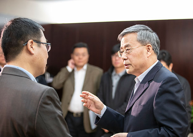 讓銀行業(yè)金融機(jī)構(gòu)愿意做、能夠做、也會(huì)做民營(yíng)企業(yè)業(yè)務(wù)