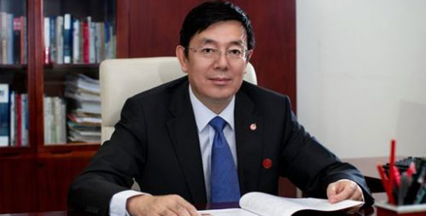中航飛機(jī)董事長(zhǎng)、分黨組書記方玉峰——中航飛機(jī)要想同國(guó)際航空產(chǎn)業(yè)強(qiáng)者過招，必須與市場(chǎng)全面接軌，逐步褪去傳統(tǒng)國(guó)有企業(yè)的“光環(huán)”。這就要求我們?nèi)ν七M(jìn)企業(yè)改革，利用上市平臺(tái)，建立先進(jìn)的法人治理結(jié)構(gòu)，建立高效的、敏捷反應(yīng)的價(jià)值創(chuàng)造主體。