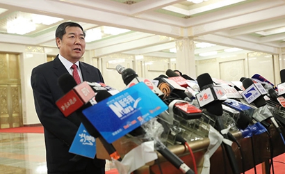 何立峰：2016年實現(xiàn)了穩(wěn)增長、穩(wěn)就業(yè)