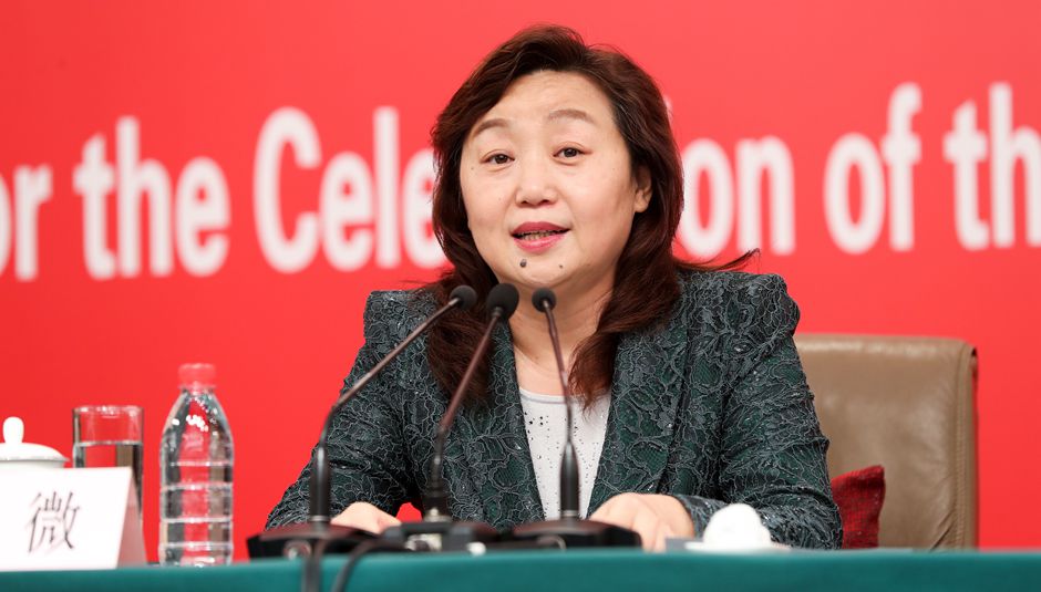 聯(lián)歡活動指揮部聯(lián)歡演出部常務副部長龐微介紹相關(guān)情況