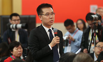 中央電視臺(tái)、中國國際電視臺(tái)記者提問